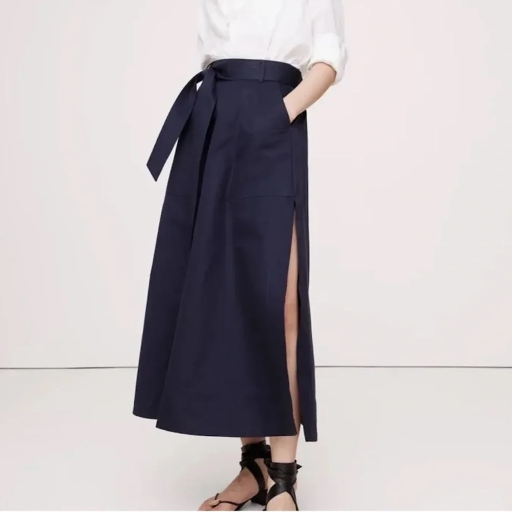 NWT! Banana Republic Cotton Sateen Side-Slit Maxi Skirt Navy Blue 🫟